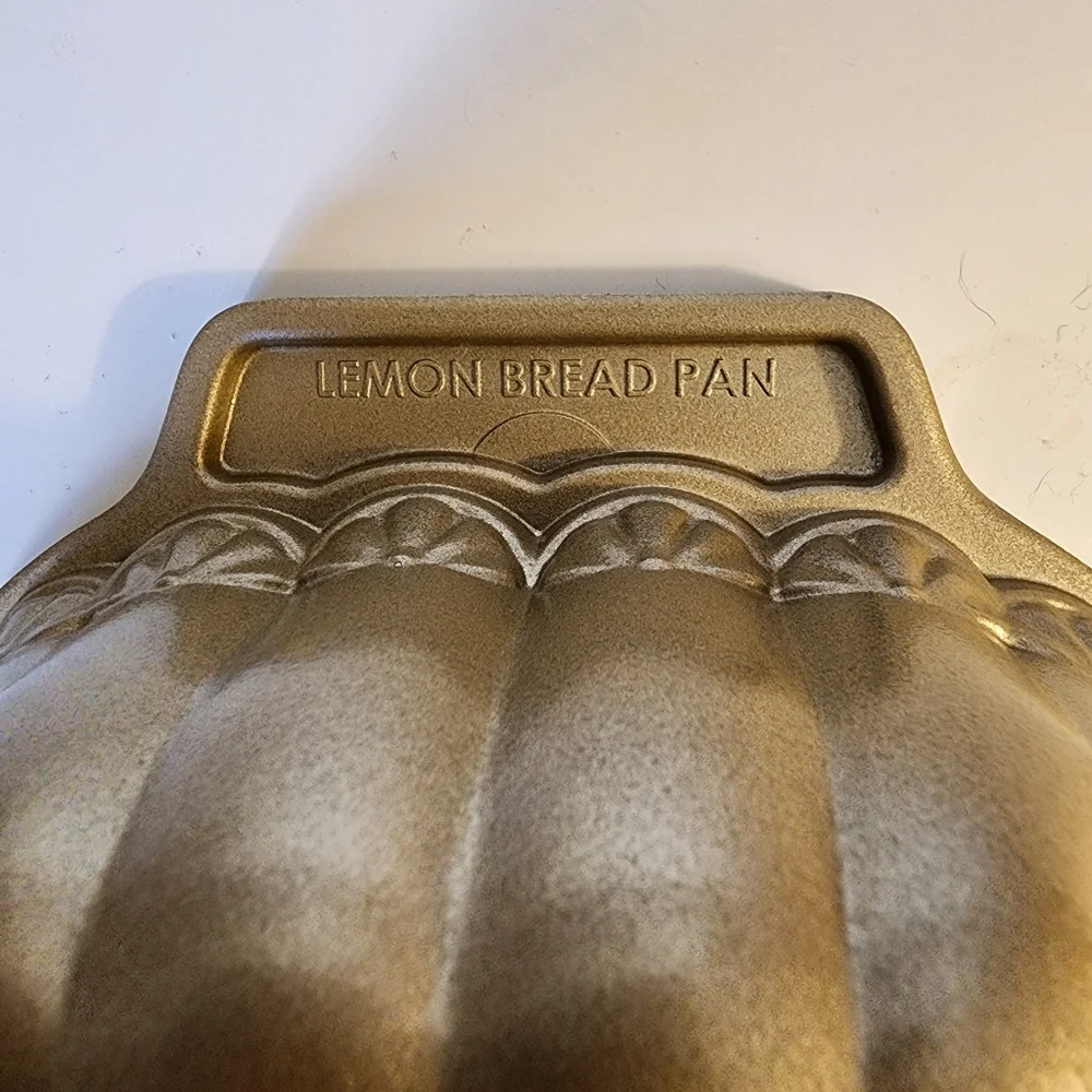 Nordic Ware William Sonoma Lemon 3D Cake Bread Loaf Non-stick Mold Pan